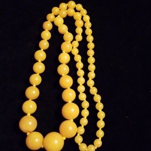 Graduated bead bakelite necklace.
